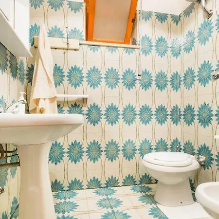 Donatella * אוסטוני