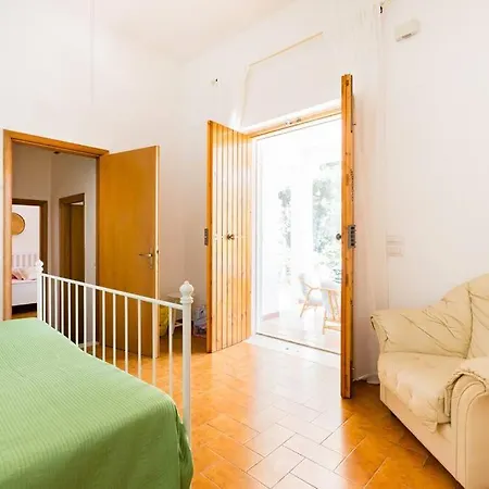 Donatella Villa *