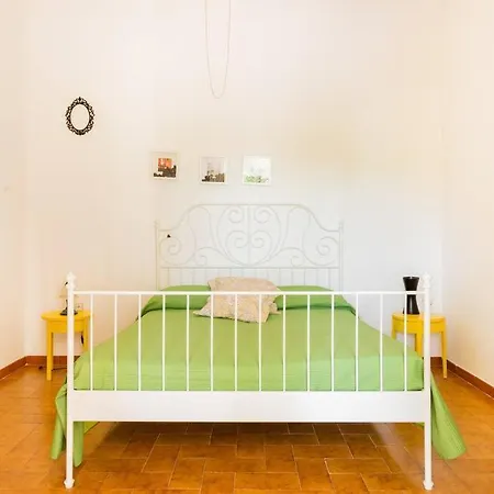 Donatella Villa *