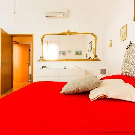 Donatella * אוסטוני