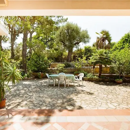 Donatella Villa *