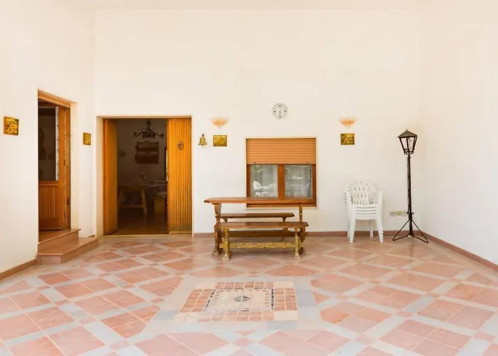 Donatella Villa *